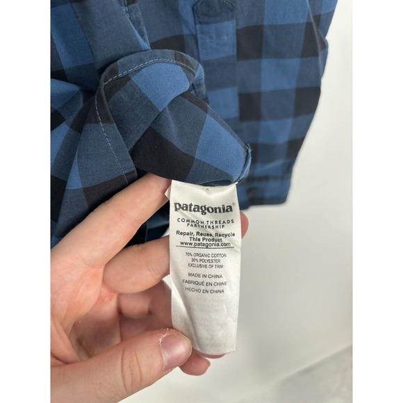 Patagonia Men's Small Long‎ Sleeve Button Up Plaid Blue Organic Cotton Polyester - Picture 4 of 5
